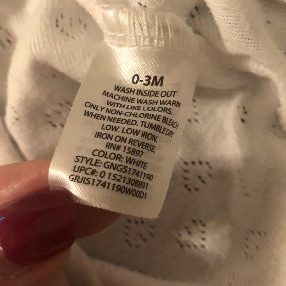 Garanimals Baby Girl Pointelle Hearts Bodysuit in white with bow - size 0-3 m - Picture 7 of 10